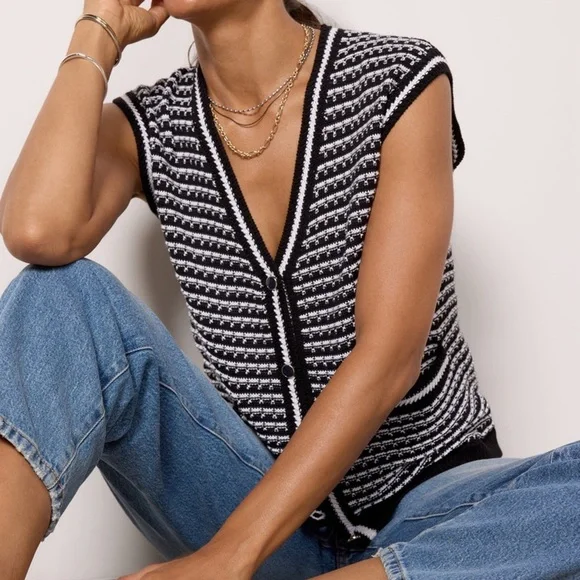 Evereve Willa Lady Like Vest - Picture 11 of 11